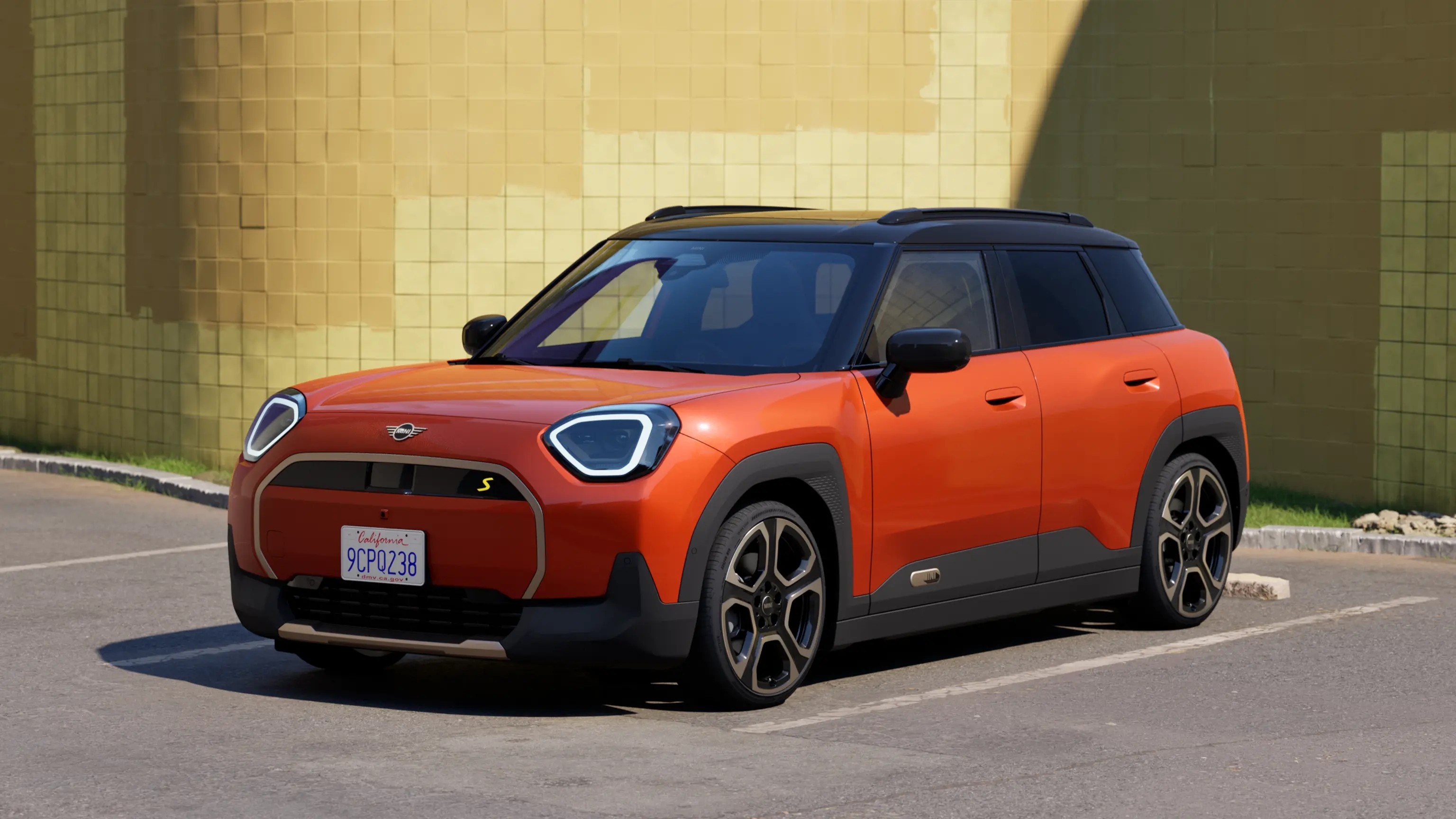 Новий повністю елекричний MINI Aceman